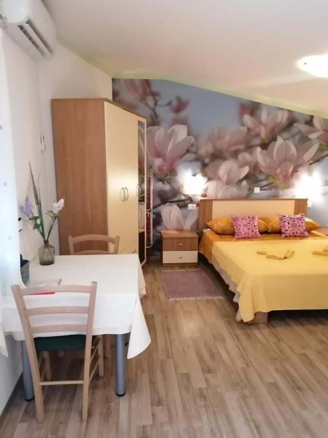 Rooms Katarina Kadumi Exterior foto