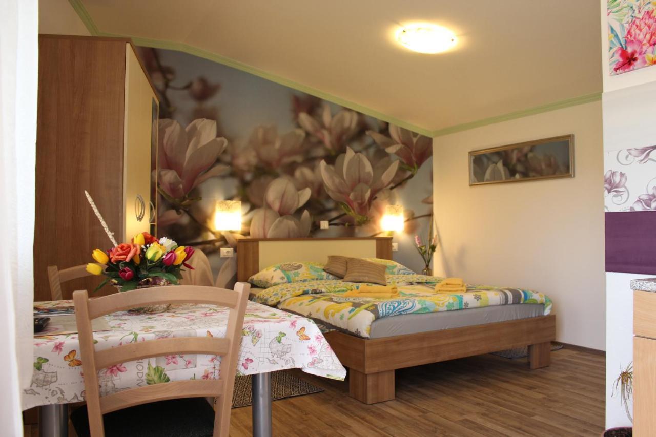 Rooms Katarina Kadumi Exterior foto
